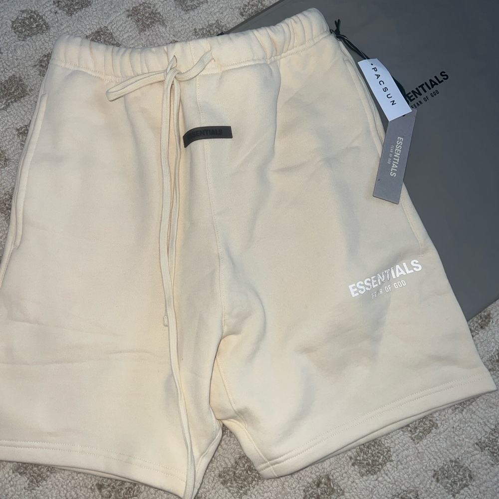 Authentic Fear of God Shorts- XS, Buttercream, Brand New - Picture 4 of 6